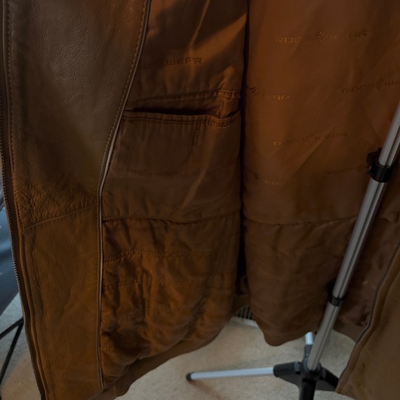 Men’s pre-owned Vintage Tan Rocawear Lamb’s Leather Bomber Coat - Picture 12 of 16